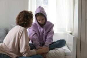 Cómo hablar con tu hijo adolescente sobre depresión